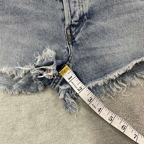 Cheap Monday Mid-Rise Denim Jean Shorts Size 26 - Picture 13 of 13